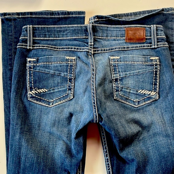 BKE Denim - BKE 29 R FlARE in good condition with nice stretch GREAT fit !